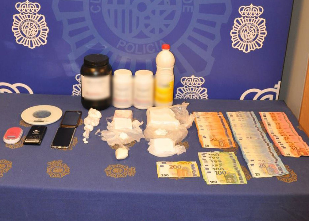 Material incautado por la Policía Nacional de Fuenlabrada al detenido.