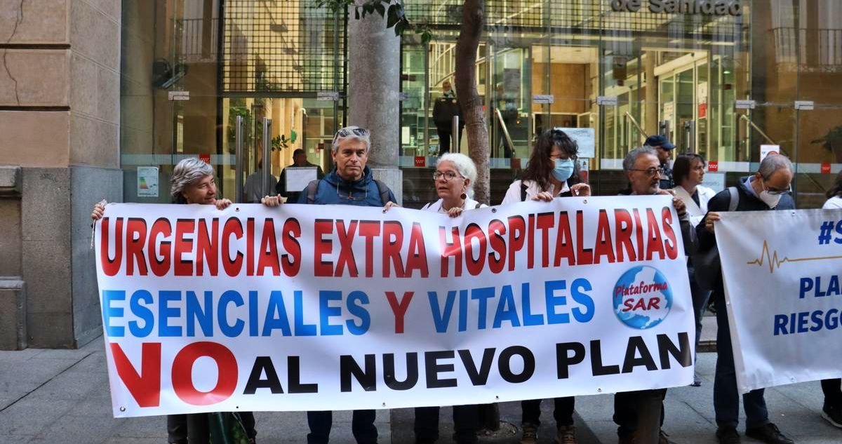 Concentración de médicos protestando por el plan de urgencias extrahospitalarias en Madrid