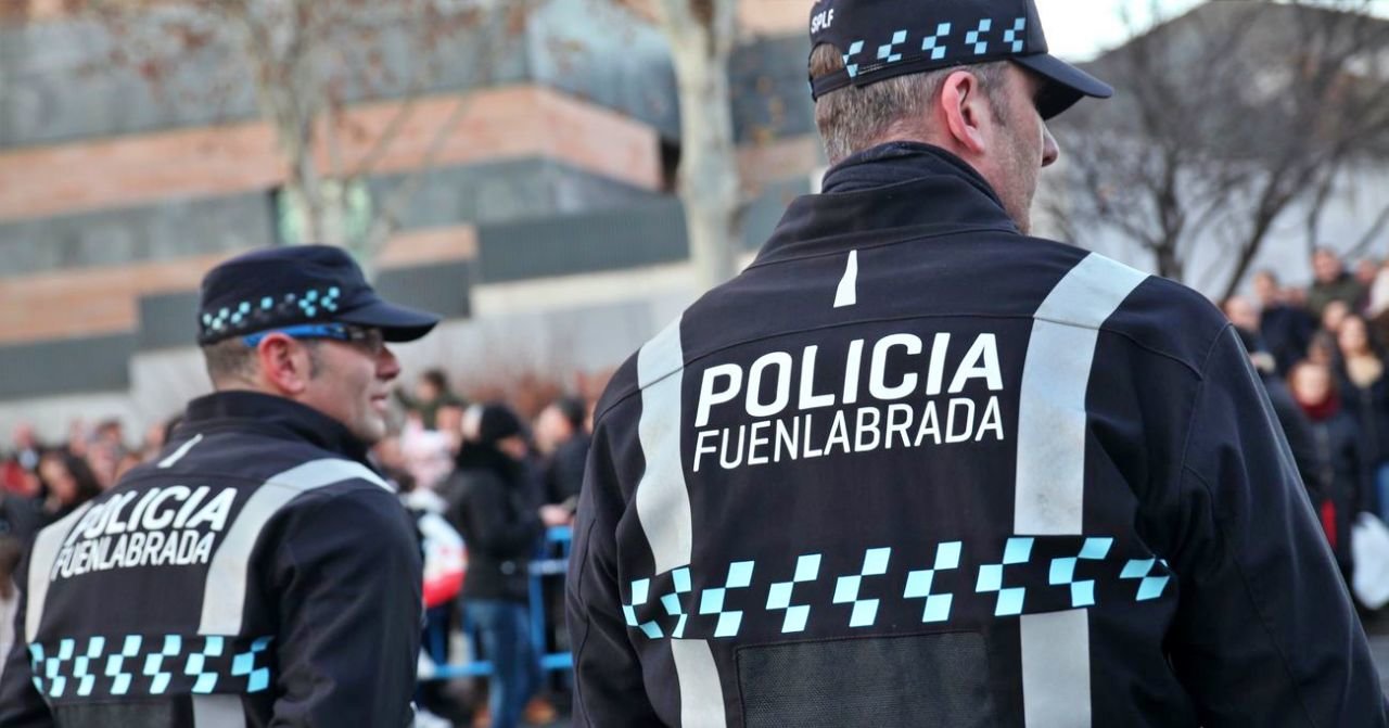 Fuenlabrada concede la medalla al mérito policial a dos agentes de la Policía Local