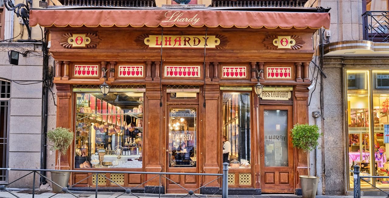 Fachada del restaurante Lhardy en la Carrera de San Jerónimo de Madrid