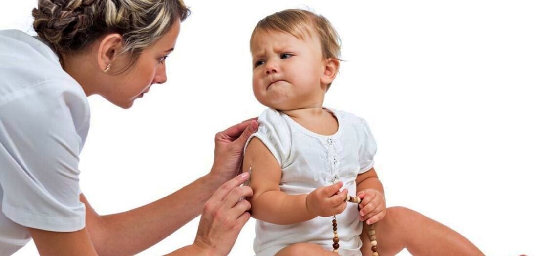 Comienza la vacunación de meningitis B