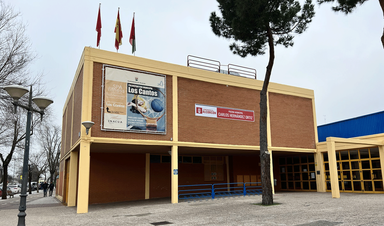 Fachada del Polideportivo 'Los Cantos' de Alcorcón