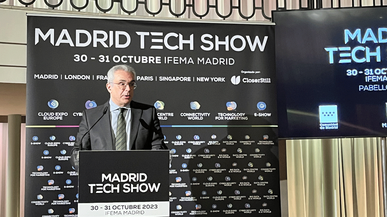 Momento de la presentación del Madrid Tech Show a cargo del consejero Izquierdo