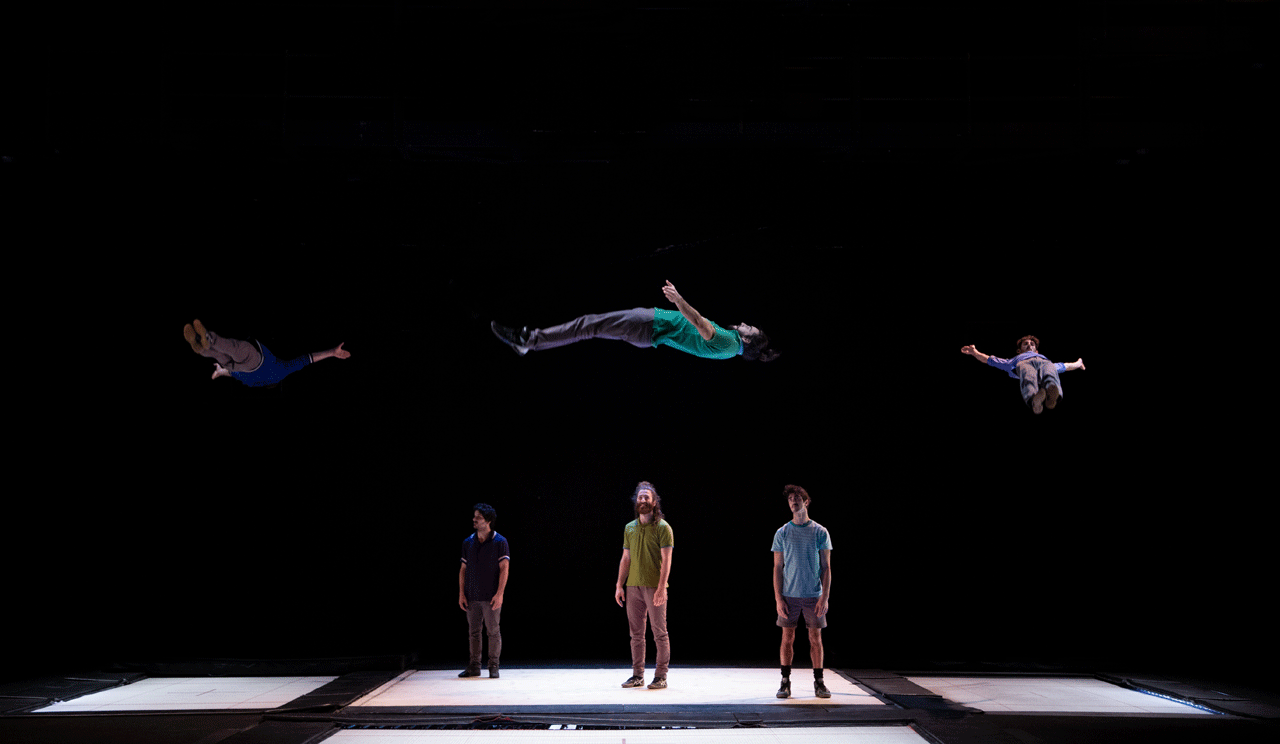 Escena de Esquive (Esquivar), una creación de
Gaëtan Levêque con la compañía Le Plus Petit Cirque du Monde.