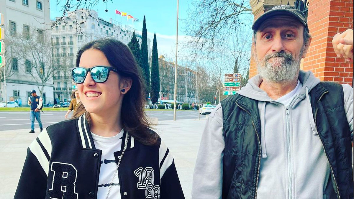 Irene Gil, la hija de José Luis Gil, ha publicado esta imagen junto a su padre en Instagram