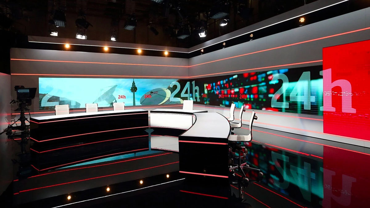 El canal 24H de Televisión Española estrena un nuevo plató, así como nueva sintonía y cabeceras por su 25 aniversario
