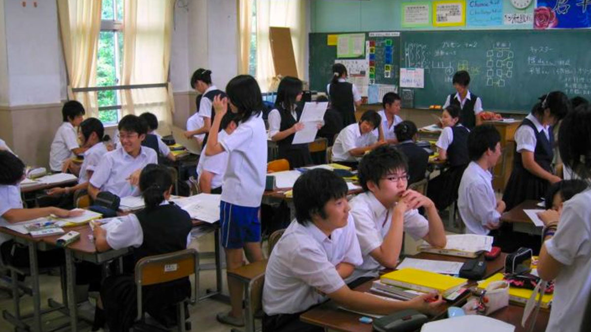 Una estudiante japonesa denuncia sufrir acoso en clase por usar un teléfono Android