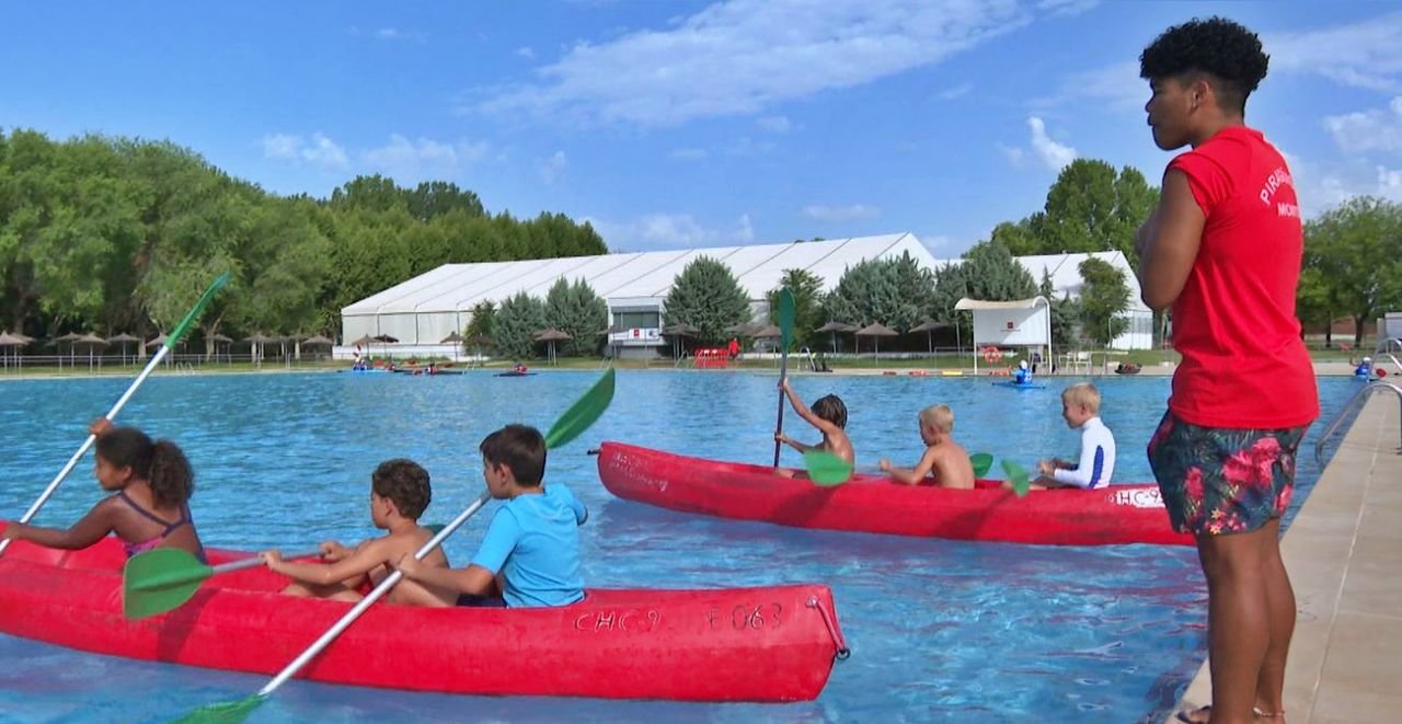 Campamentos de verano para jóvenes en el polideportivo Puerta de Hierro en Madrid