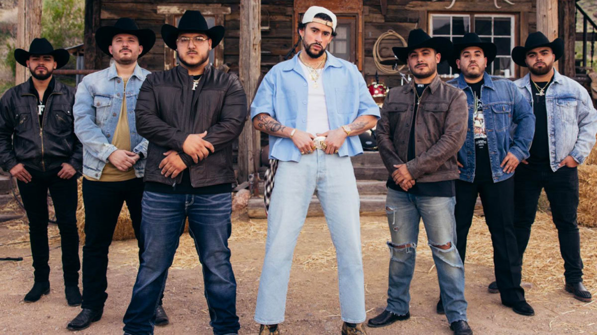 Los mexicanos Grupo Frontera estrenan su nueva canción "Un x100to" en colaboración con Bad Bunny