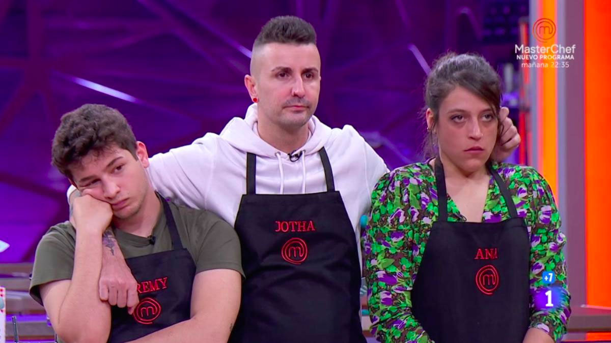 TVE ha decidido emitir '4 estrellas' antes de Master Chef, lo que ha provocado un sinfín de críticas de los seguidores del programa de cocina