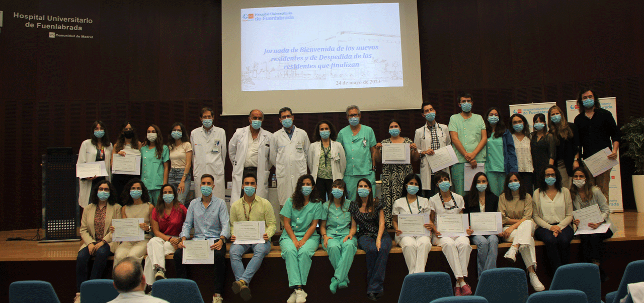 Imagen de los estudiantes de Medicina en el acto realizado en el Hospital de Fuenlabrada