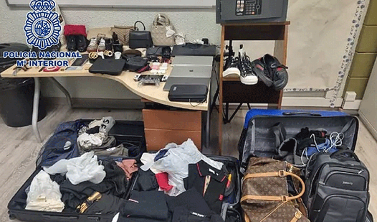 Material incautado por la Policía Nacional al presunto autor de los robos en los hoteles