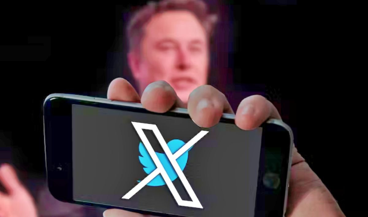Elon Musk cambia la imagen de Twitter por una X