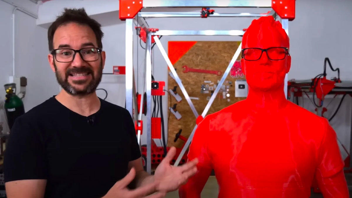 El youtuber Iván Miranda se ha construido a sí mismo con filamentos de impresora 3D tras más de 100 horas de trabajo ininterrumpido