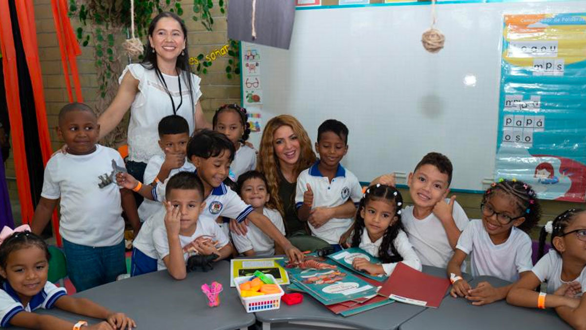 Shakira inaugura un colegio en uno de los barrios más pobres de Barranquilla con la ayuda de la Fundación FC Barcelona y Fundación La Caixa