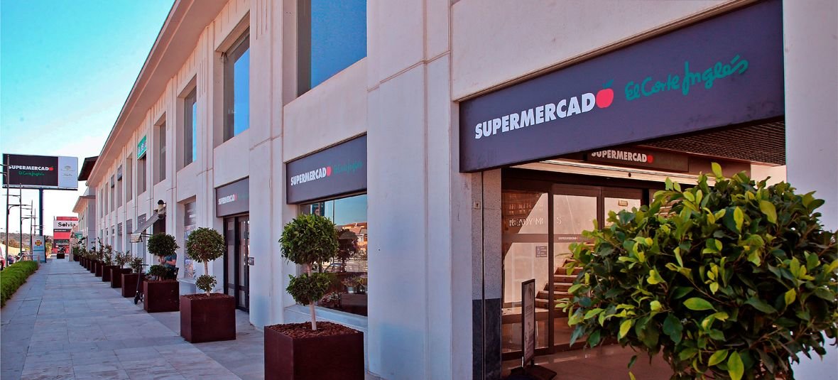 El Corte Inglés traspasa a Carrefour 47 tiendas Supercor