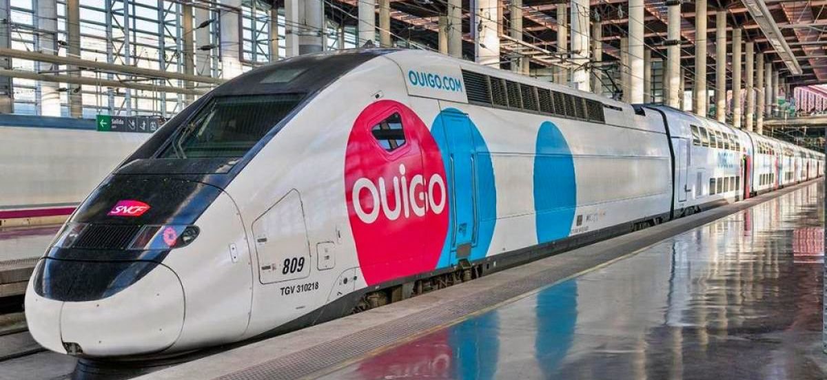La OCU denuncia a Ouigo por no aceptar pagos en efectivo en sus trenes de alta velocidad