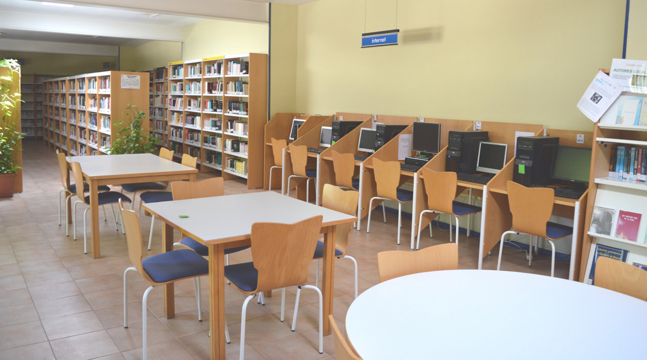 Interior de la Biblioteca Municipal Lorenzo Silva de Humanes