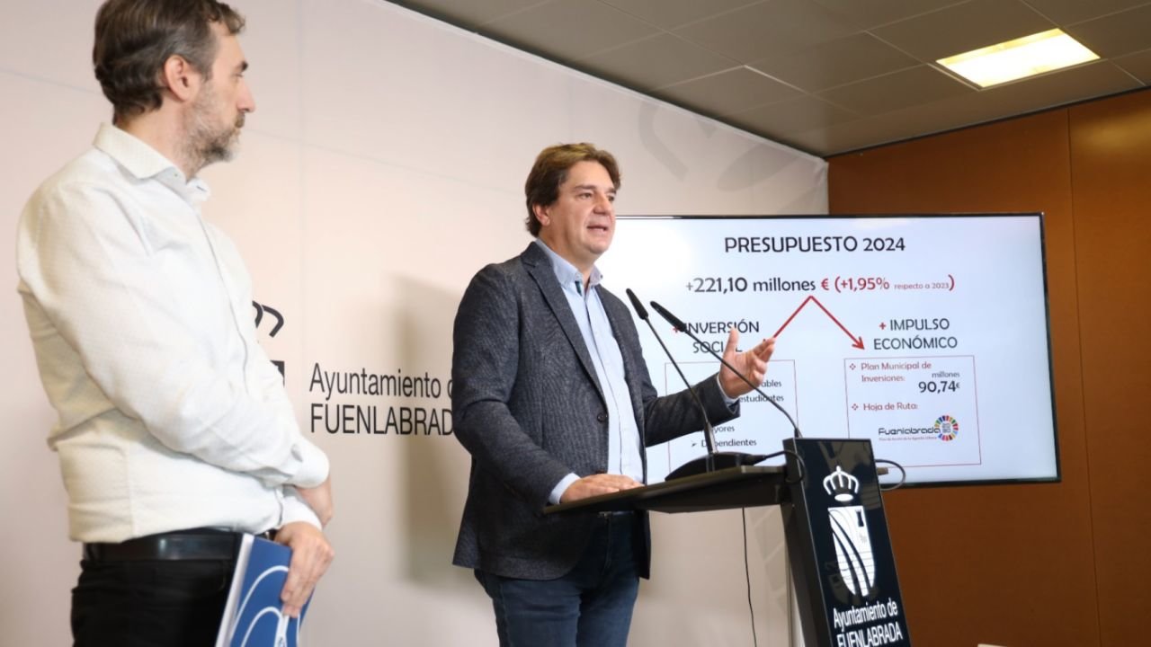 Javier Ayala y Francisco Paloma presentan los presupuestos de Fuenlabrada para 2.024
