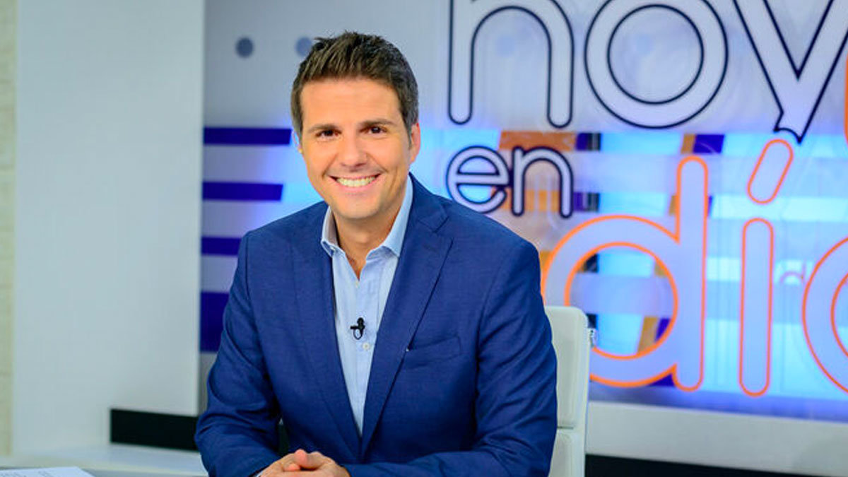 El presentador de 'Cuatro al día', Fernando Díaz de la Guardia, anuncia que se retira temporalmente por una parálisis facial