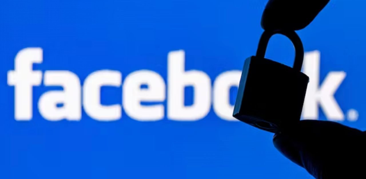 20 años conviviendo con Facebook | Shutterstock / Sergei Elagin