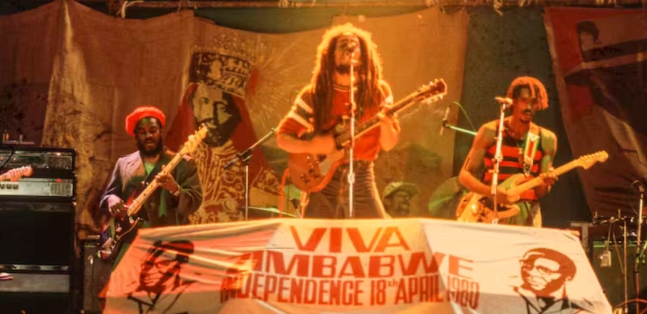 Bob Marley actúa en la celebración de la independencia de Zimbabue en abril de 1980. William F. Campbell/Getty Images