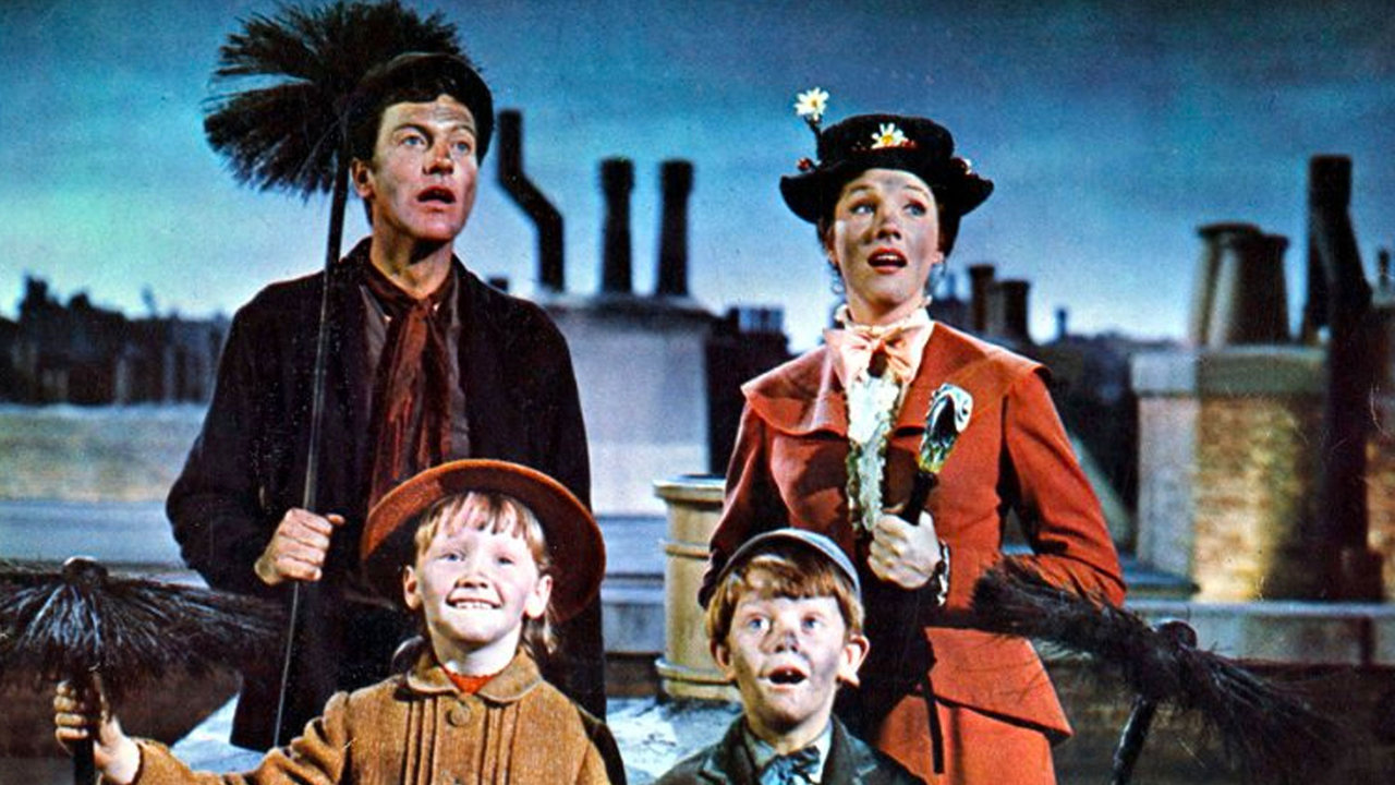'Mary Poppins' es reclasificada por contener lenguaje ofensivo y racista