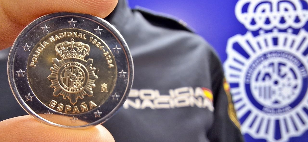 Moneda 2 euros conmemorativa 200 años de la Policía Nacional