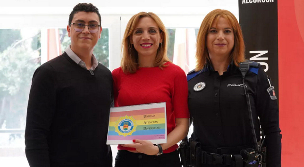 La alcaldesa de Alcorcón en la presentación de la nueva Unidad de Atención de la Diversidad de la Policía Municipal