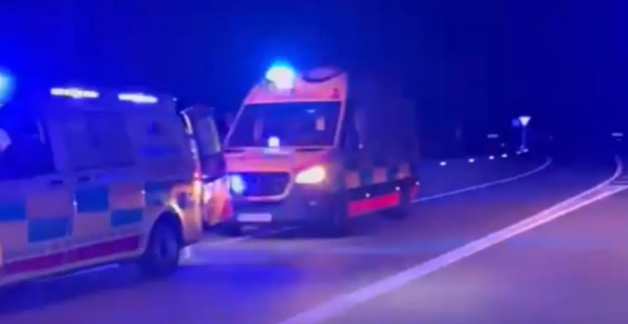 Momento de la intervenci&oacute;n de las Emergencias 112 en el accidente de San Mart&iacute;n de la Vega