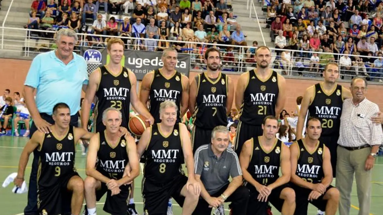 Estos antiguos jugadores del Real Madrid de baloncesto se medir&aacute;n contra glorias del Baloncesto Fuenlabrada | Imagen: El Peri&oacute;dico de Villena