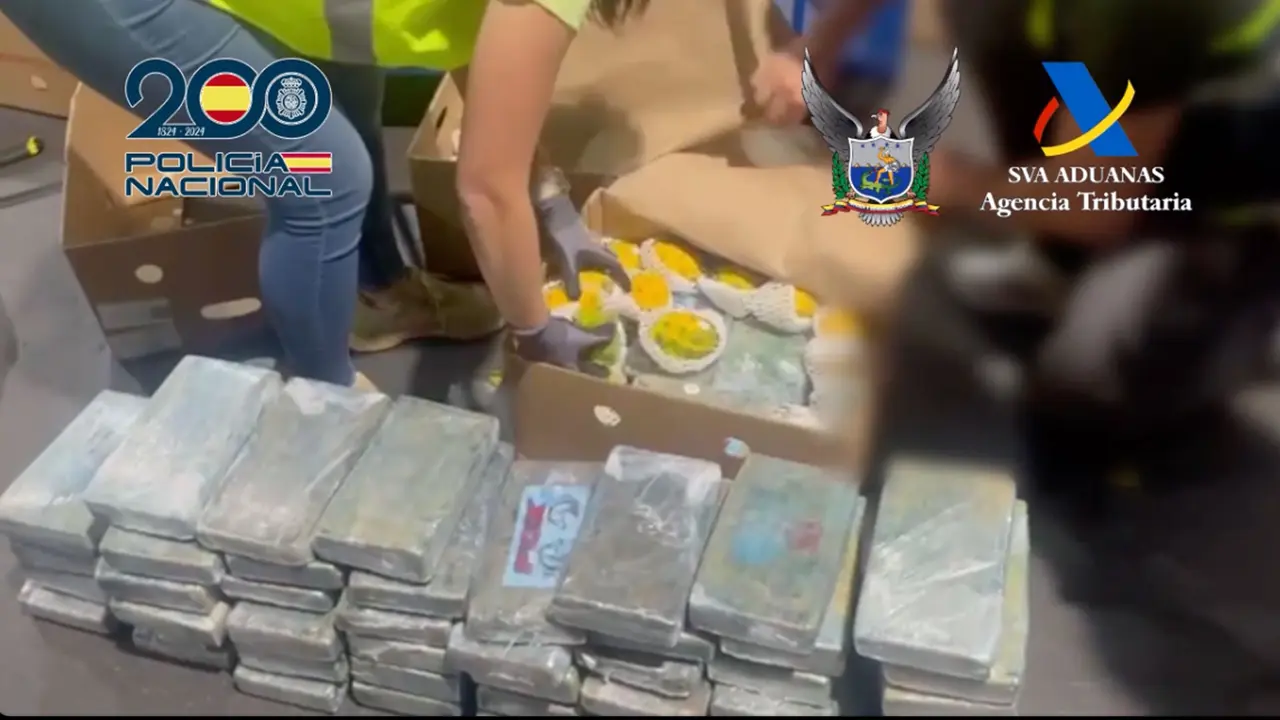 La droga se encontr&oacute; en grandes cajas dentro del almac&eacute;n | Imagen: Polic&iacute;a Nacional