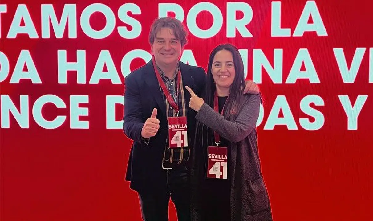 Javier Ayala y M&oacute;nica Sebasti&aacute;n en el 41 Congreso del Psoe en Sevilla | Red X