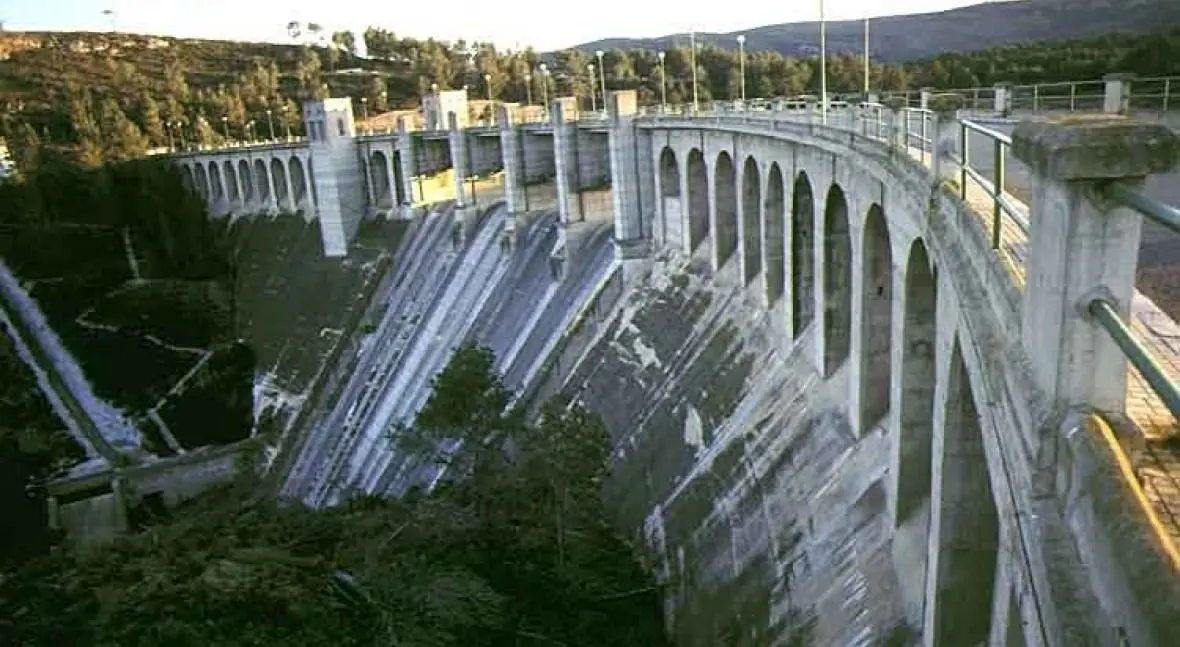 Presa de Forata en el rio Magro (Valencia)