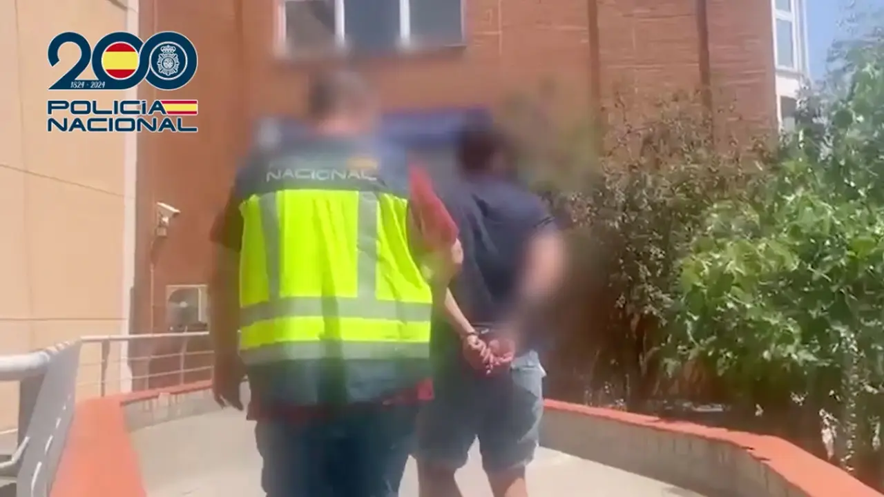 Los detenidos fueron pillados in fraganti en una de las viviendas | CNP