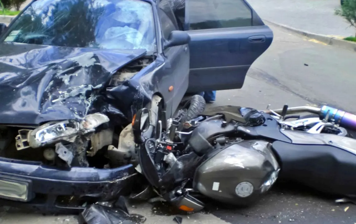 Accidente coche moto