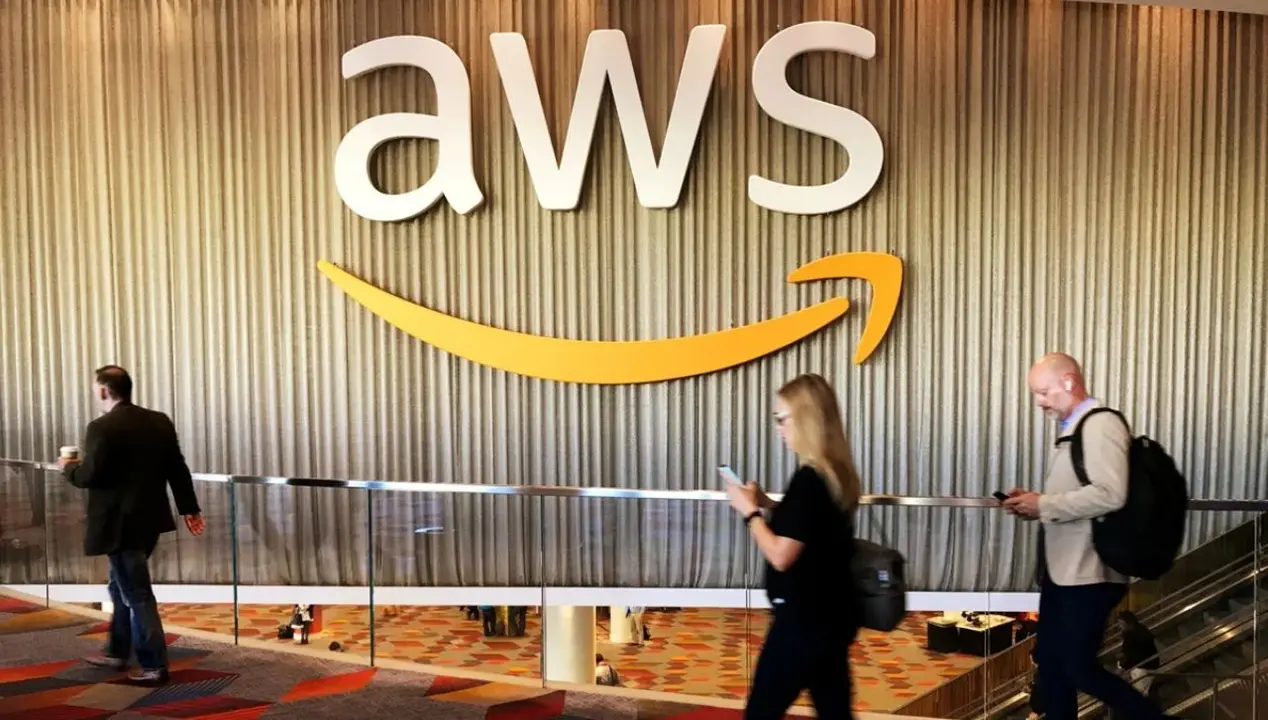 Logo de Amazon Web Services, en una imagen de archivo |Reuters