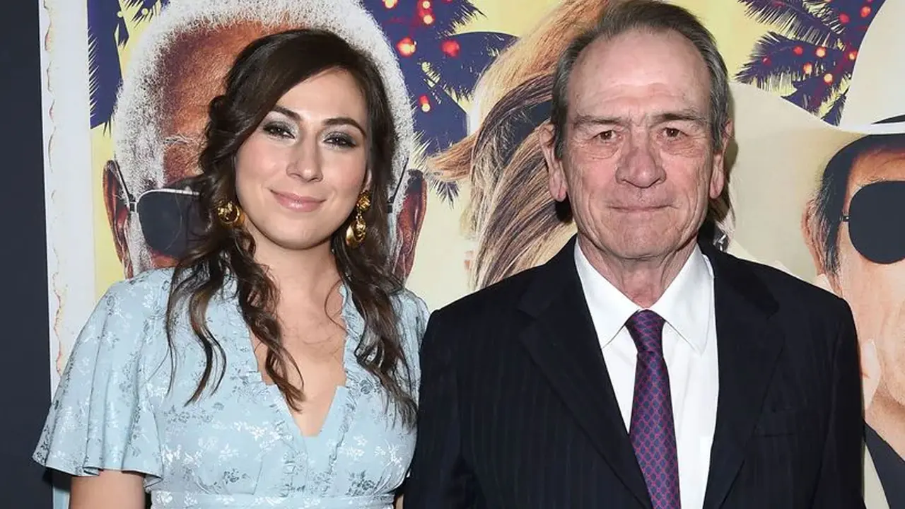 Tommy Lee Jones y su hija Victoria Jones en una premi&egrave;re | FilmMagic