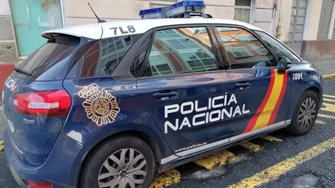 Veh&iacute;culo de la Polic&iacute;a Nacional
