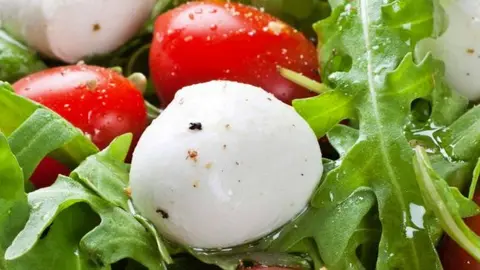 Alerta alimentaria con la mozzarella marca Albe