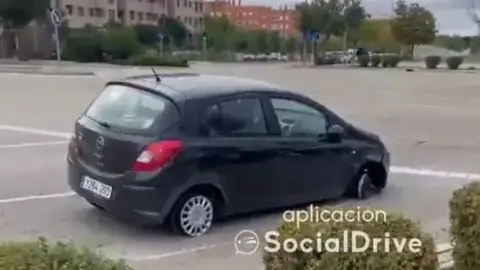 Imagen del coche en el barrio de Vallecas. Foto: @socialdrive