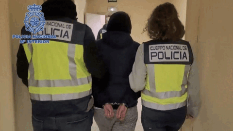Momento de la detenci&oacute;n de la fugitiva peruana