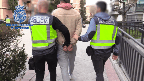 Momento de la detenci&oacute;n de uno de los presuntos autores de las estafas a ayuntamientos