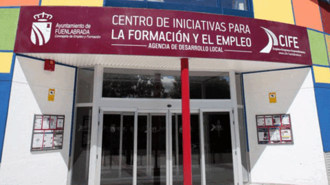 Fachada de entrada del CIFE en Fuenlabrada