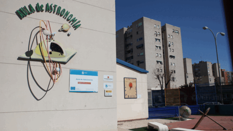 Fachada exterior del Aula de Astronom&iacute;a de Fuenlabrada