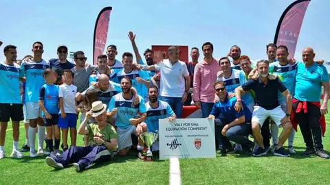 El CF Vogue celebra su victoria en la II Copa de competiciones locales