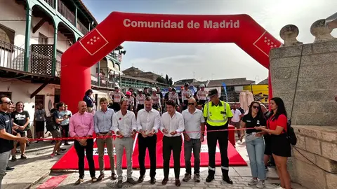 Inicio de la Vuelta Ciclista Sub-23 de la Comunidad de Madrid en Chinch&oacute;n
