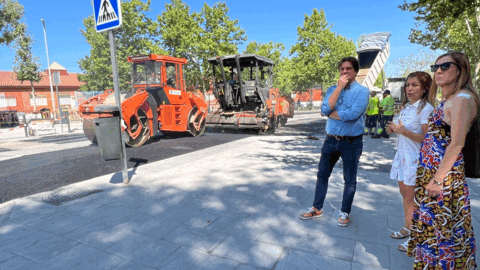 Javier Ayala visitando las obras reci&eacute;n conclu&iacute;das.
