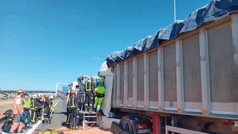 Imagen de uno de los camiones afectados por el accidente de tr&aacute;fico