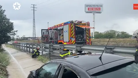 Labores de los Bomberos tras el accidente. Imagen: Telemadrid | !12 CAM